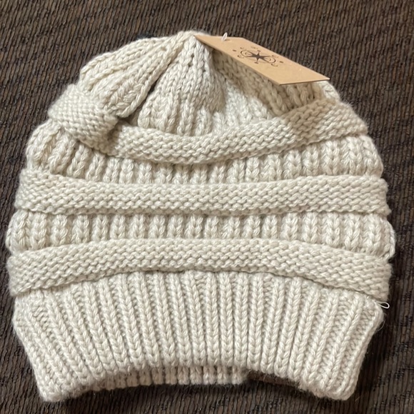 NWT CC beanie limited edition - Picture 4 of 4
